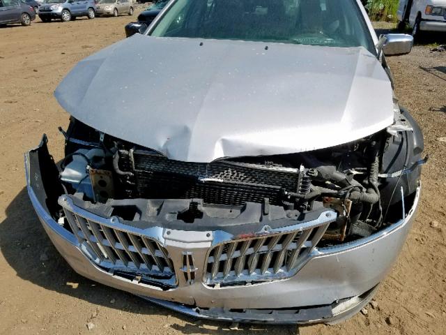 3LNHL2JC9BR751417 - 2011 LINCOLN MKZ SILVER photo 9