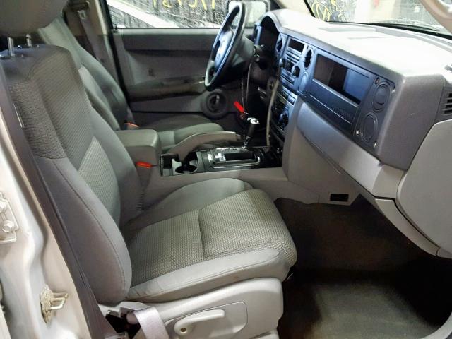 1J8HG48N26C171239 - 2006 JEEP COMMANDER SILVER photo 5