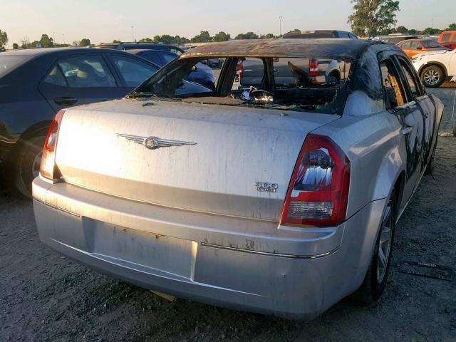 2C3LA53G16H110189 - 2006 CHRYSLER 300 TOURIN GRAY photo 4