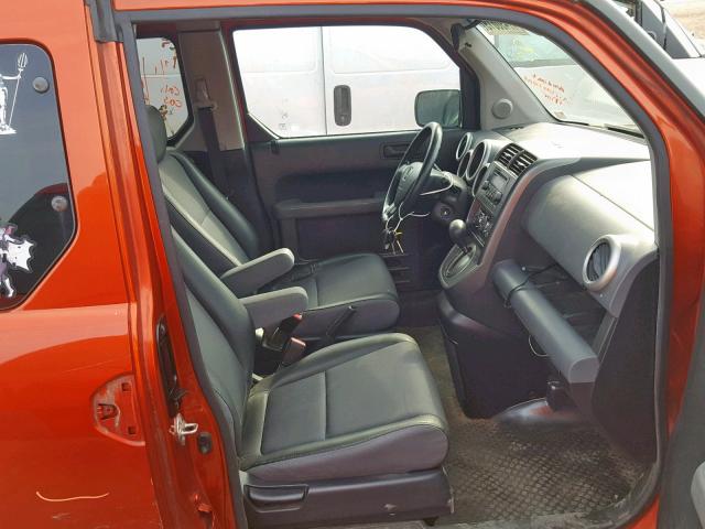 5J6YH286X4L033697 - 2004 HONDA ELEMENT EX ORANGE photo 5