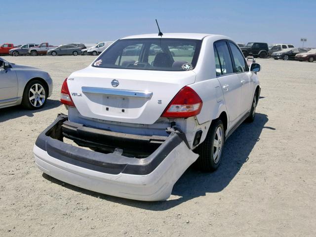 3N1BC11E57L399326 - 2007 NISSAN VERSA S WHITE photo 4