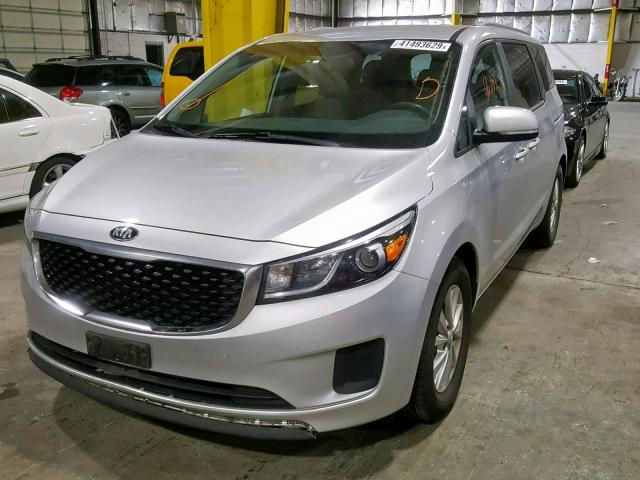 KNDMB5C14G6157535 - 2016 KIA SEDONA LX SILVER photo 2