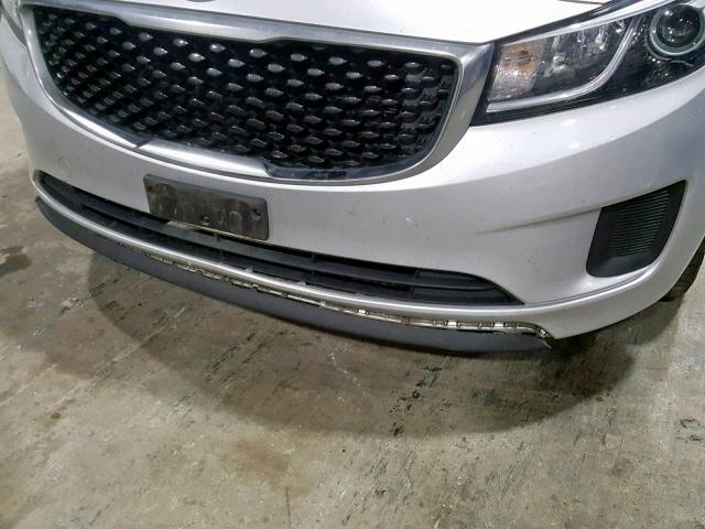 KNDMB5C14G6157535 - 2016 KIA SEDONA LX SILVER photo 9