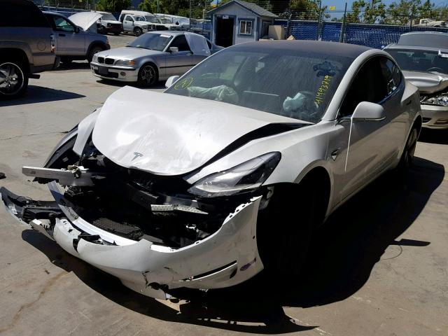 5YJ3E1EA7JF152978 - 2018 TESLA MODEL 3 WHITE photo 2