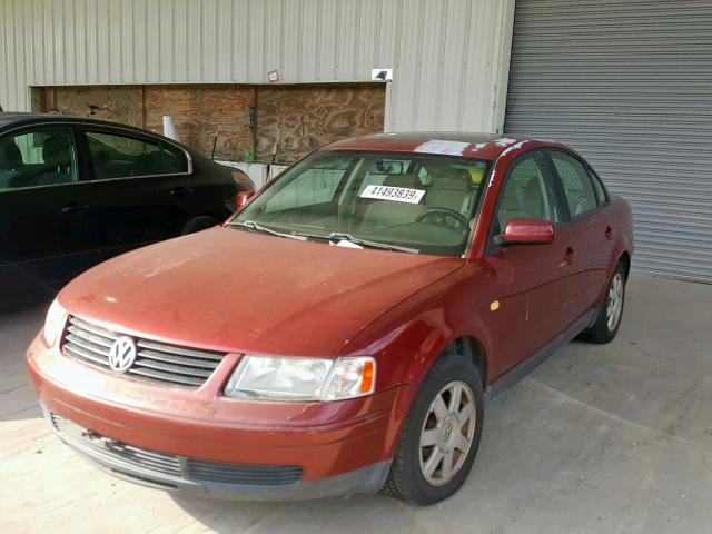 WVWMA63B9XE228462 - 1999 VOLKSWAGEN PASSAT GLS BURGUNDY photo 2