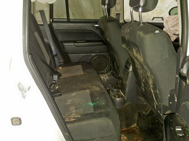 1C4NJDBB3ED706615 - 2014 JEEP COMPASS SP თეთრი ფოტო 4