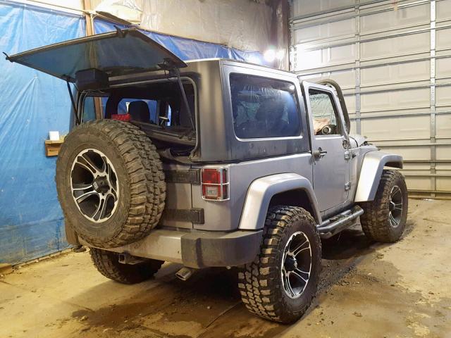 1C4AJWBG5FL739774 - 2015 JEEP WRANGLER S ნაცრისფერი ფოტო 4