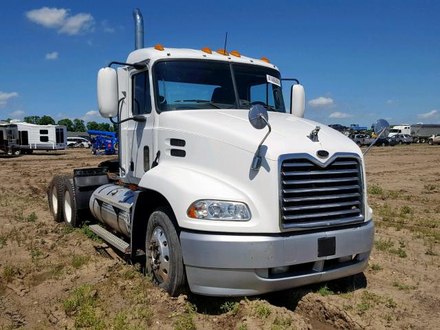 1M1AE07Y32W011964 - 2002 MACK 600 CX600 WHITE photo 1