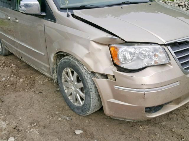 2A8HR54P88R729063 - 2008 CHRYSLER TOWN & COU GOLD photo 9