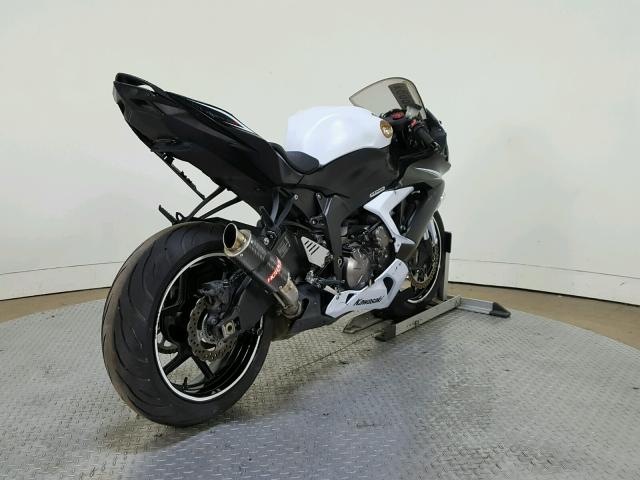 JKBZXJE15DA006764 - 2013 KAWASAKI ZX636 E WHITE photo 8