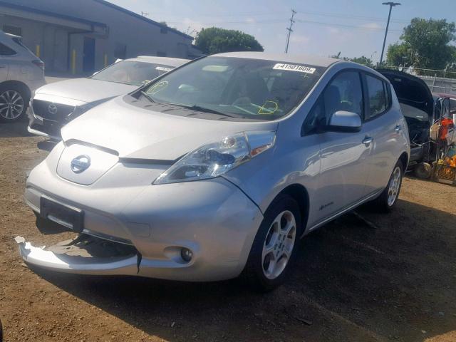 1N4AZ0CP2DC419027 - 2013 NISSAN LEAF S SILVER photo 2