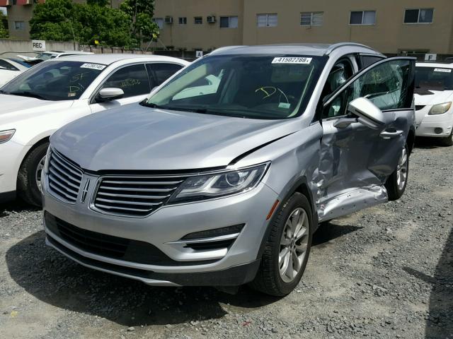 5LMCJ2C91HUL28525 - 2017 LINCOLN MKC SELECT SILVER photo 2