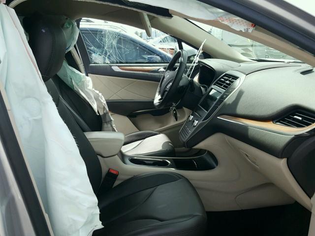 5LMCJ2C91HUL28525 - 2017 LINCOLN MKC SELECT ვერცხლისფერი ფოტო 5