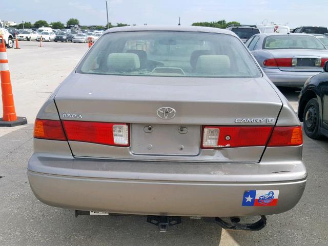 JT2BG22K0Y0450198 - 2000 TOYOTA CAMRY CE 灰色 照片 9