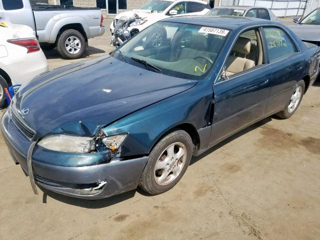 JT8BF22G6V5011459 - 1997 LEXUS ES 300 GREEN photo 2