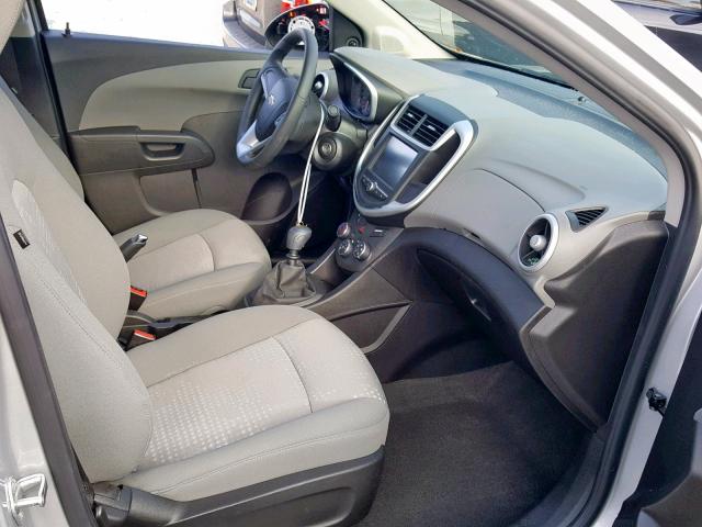 1G1JA5SH6H4146188 - 2017 CHEVROLET SONIC LS SILVER photo 5