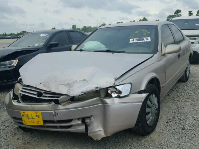 4T1BG22K9XU431448 - 1999 TOYOTA CAMRY CE GOLD photo 2