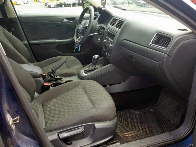 3VW2K7AJ2EM256080 - 2014 VOLKSWAGEN JETTA BASE 蓝色 照片 5