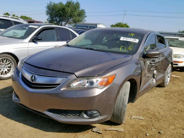 19VDE1F56DE009870 - 2013 ACURA ILX 20 PRE GRAY photo 2