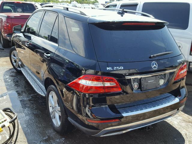 4JGDA0EB1FA579426 - 2015 MERCEDES-BENZ ML 250 BLU BLACK photo 3