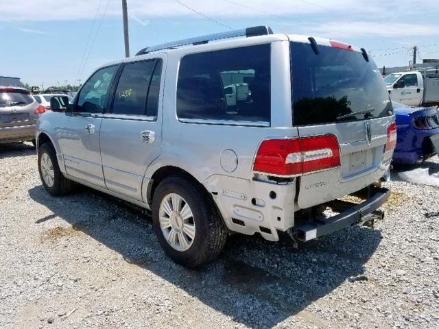 5LMJJ2H50BEJ08369 - 2011 LINCOLN NAVIGATOR SILVER photo 3