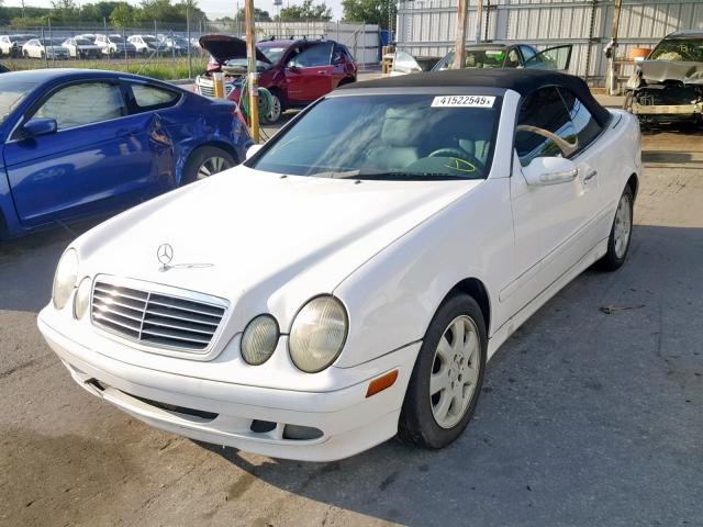 WDBLK65G5YT044505 - 2000 MERCEDES-BENZ CLK 320 WHITE photo 2