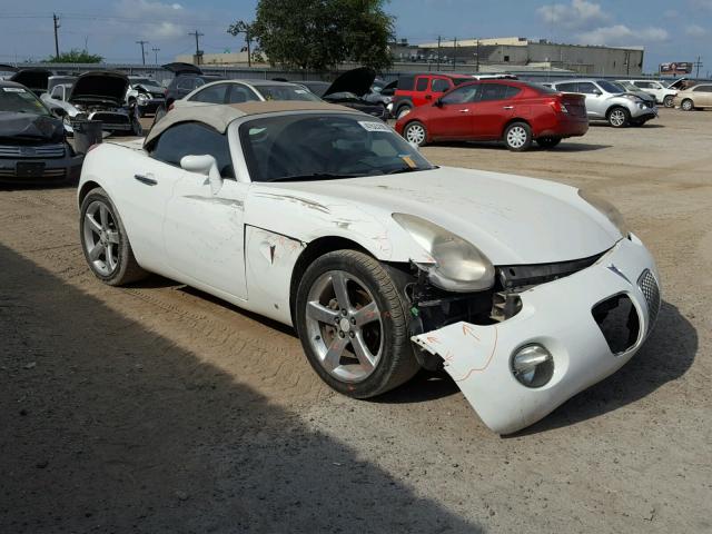 1G2MB35BX8Y107873 - 2008 PONTIAC SOLSTICE WHITE photo 1