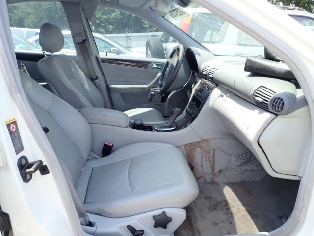 WDBRF61J82F237897 - 2002 MERCEDES-BENZ C 240 WHITE photo 5