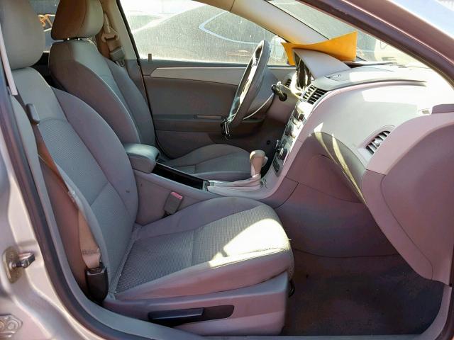 1G1ZC5E10BF389020 - 2011 CHEVROLET MALIBU 1LT 银色 照片 5