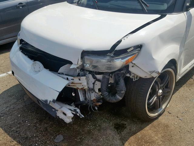 JTLZE4FE2FJ078726 - 2015 TOYOTA SCION XB 白色 照片 9