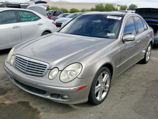 WDBUF56J56A839804 - 2006 MERCEDES-BENZ E 350 GRAY photo 2