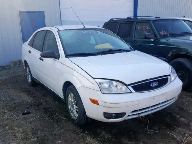 1FAHP34N97W152300 - 2007 FORD FOCUS ZX4 WHITE photo 1