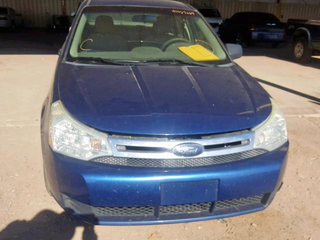 1FAHP34N58W208279 - 2008 FORD FOCUS S/SE BLUE photo 9