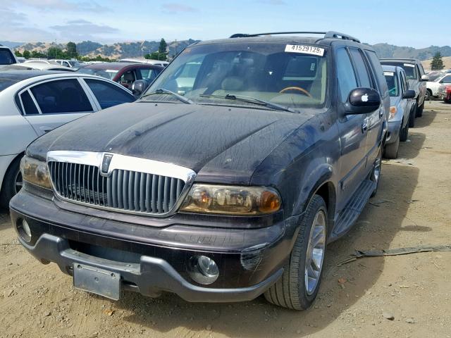 5LMEU27R42LJ14720 - 2002 LINCOLN NAVIGATOR RED photo 2