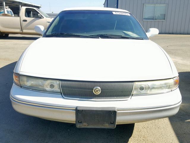 2C3HC56F2SH631693 - 1995 CHRYSLER LHS WHITE photo 9