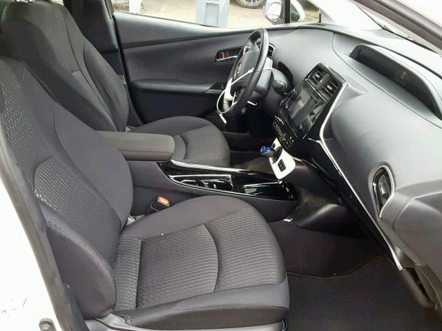 JTDKARFP3H3017853 - 2017 TOYOTA PRIUS PRIM 白色 照片 5