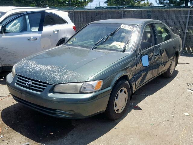 4T1BG22KXXU612400 - 1999 TOYOTA CAMRY CE GREEN photo 2