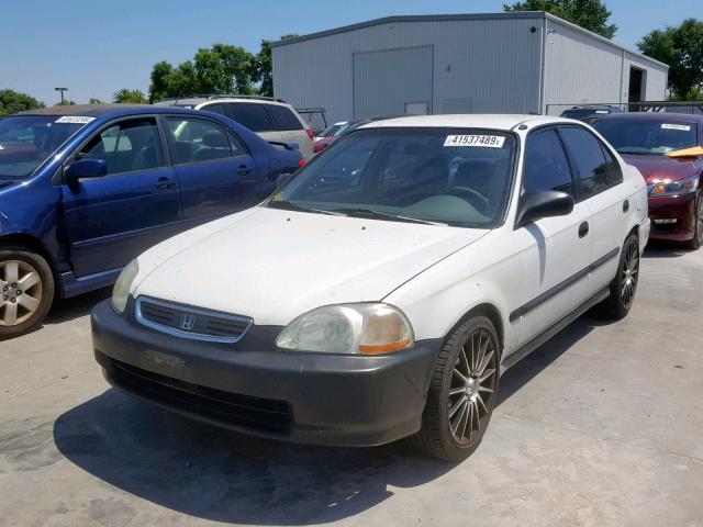 2HGEJ6623WH562821 - 1998 HONDA CIVIC DX WHITE photo 2