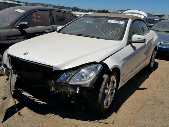 WDDKK5GF6BF084583 - 2011 MERCEDES-BENZ E 350 WHITE photo 2