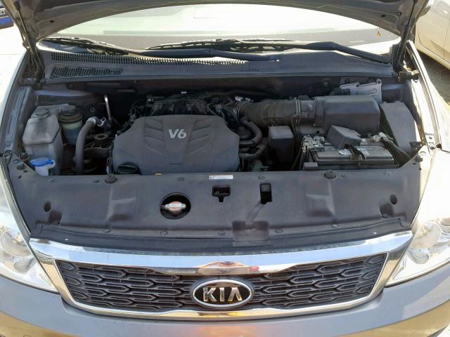 KNDMG4C78B6370688 - 2011 KIA SEDONA LX GRAY photo 7