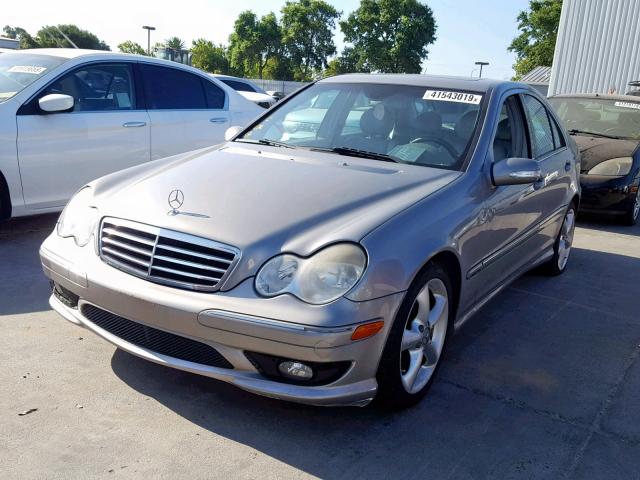 WDBRF40J25F621068 - 2005 MERCEDES-BENZ C 230K SPO SILVER photo 2