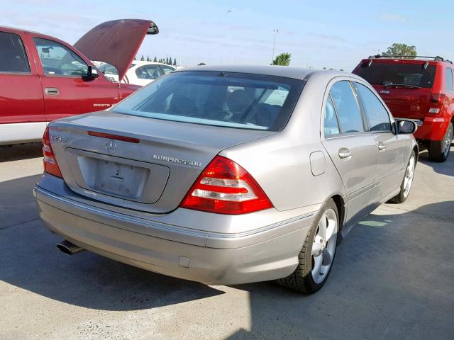 WDBRF40J25F621068 - 2005 MERCEDES-BENZ C 230K SPO SILVER photo 4