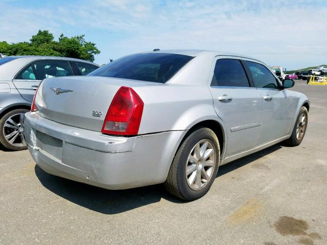 2C3LA53G17H787938 - 2007 CHRYSLER 300 TOURIN SILVER photo 4