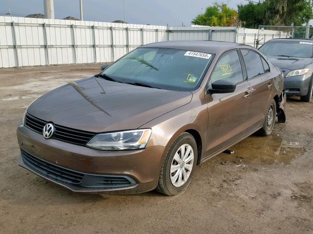 3VW2K7AJ1DM307244 - 2013 VOLKSWAGEN JETTA BASE BROWN photo 2