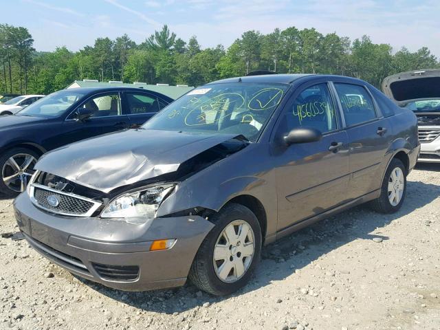 1FAFP34N87W307863 - 2007 FORD FOCUS ZX4 GRAY photo 2