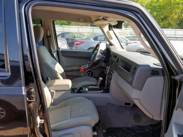 1J8HG48K86C283128 - 2006 JEEP COMMANDER BLACK photo 5