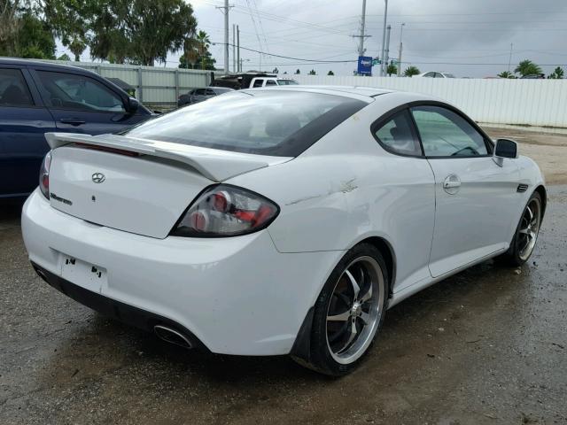 KMHHM66DX7U255239 - 2007 HYUNDAI TIBURON GS WHITE photo 4