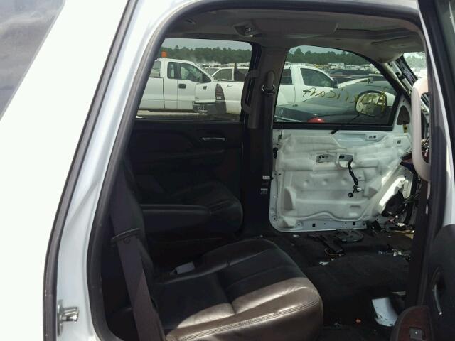 1GKFK03259R135229 - 2009 GMC YUKON DENA WHITE photo 6