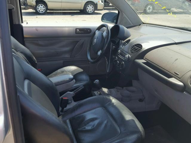 3VWCK21C31M425106 - 2001 VOLKSWAGEN NEW BEETLE ვერცხლისფერი ფოტო 5