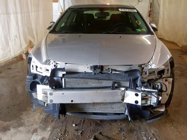 1G1ZC5E11BF191045 - 2011 CHEVROLET MALIBU 1LT SILVER photo 9